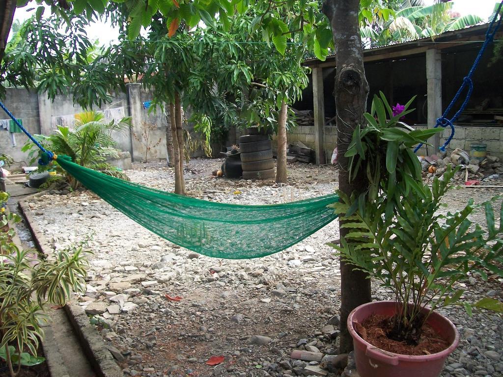 Charm Guest House Puerto Princesa Exterior photo